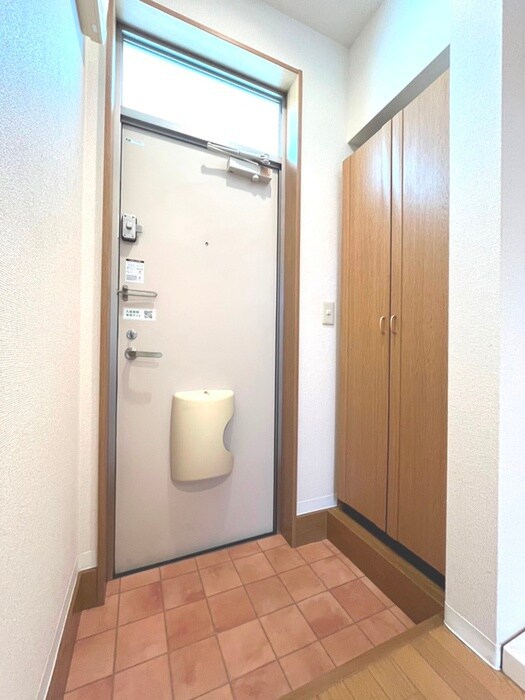 物件内観写真18　(玄関)