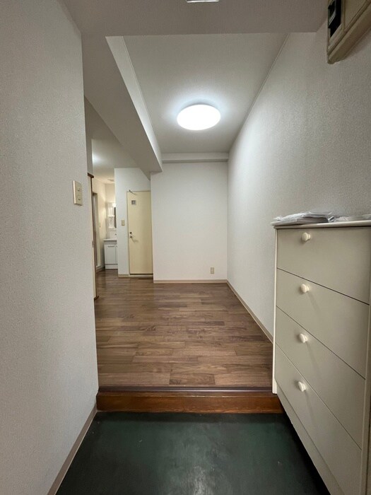 物件内観写真16　(玄関)