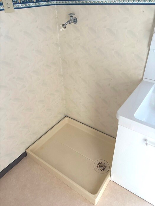 物件内観写真10　(洗濯機置場)