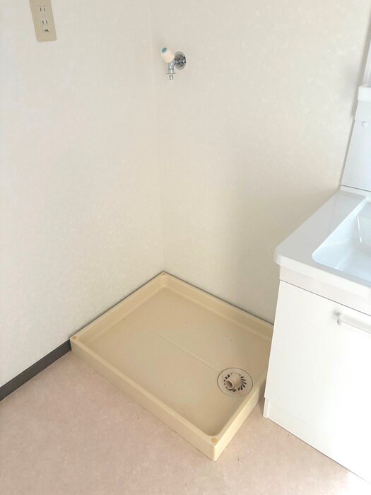 物件内観写真12　(洗濯機置場)