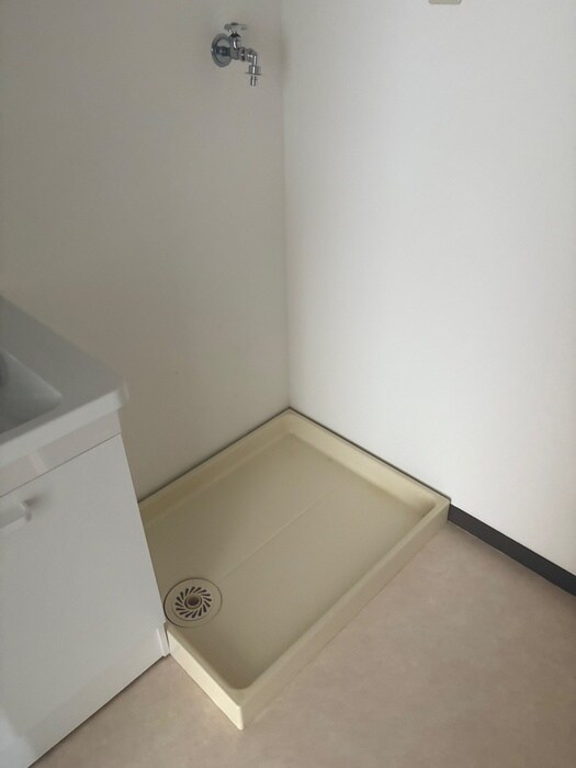 物件内観写真12　(洗濯機置場)