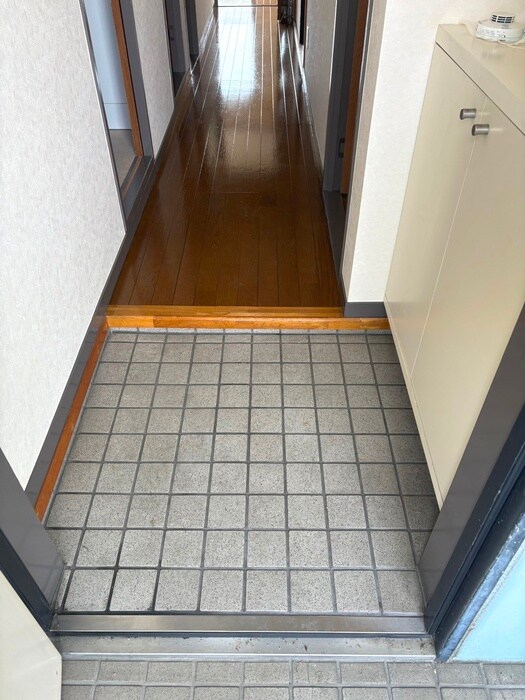 物件内観写真16　(玄関)