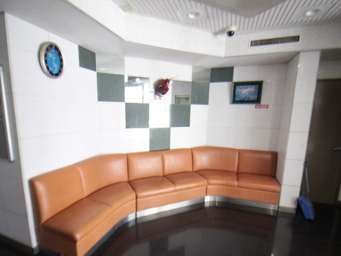 物件外観写真5　(エントランス部分)