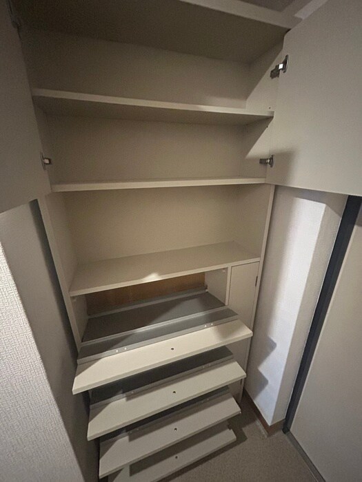 物件内観写真16　(靴箱)