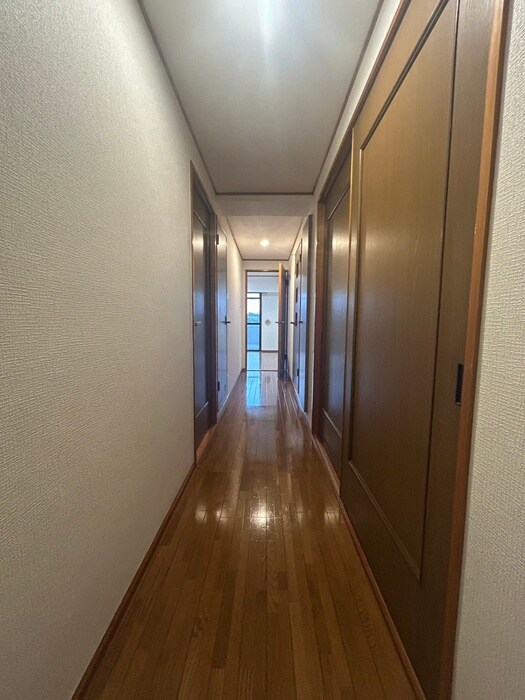 物件内観写真17　(廊下)