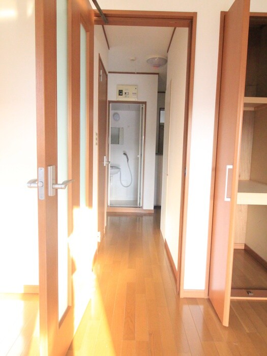 物件内観写真12　(廊下)