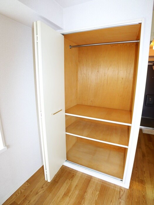 物件内観写真10　(収納)