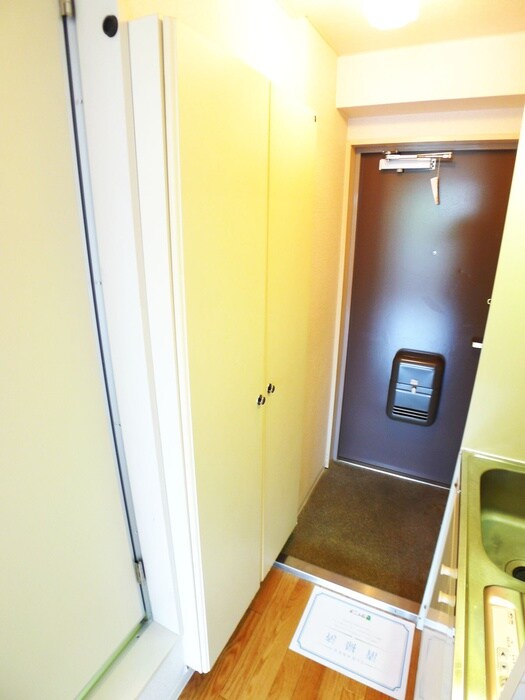 物件内観写真15　(玄関)