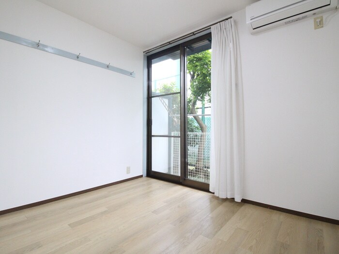 物件内観写真10　(居室)