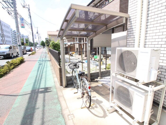 物件外観写真2　(駐輪場)