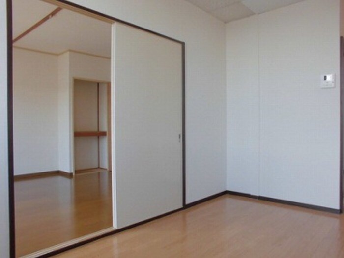 物件内観写真5　(居室)