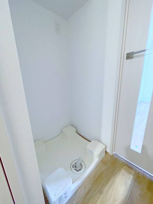 物件内観写真15　(洗濯機置場)