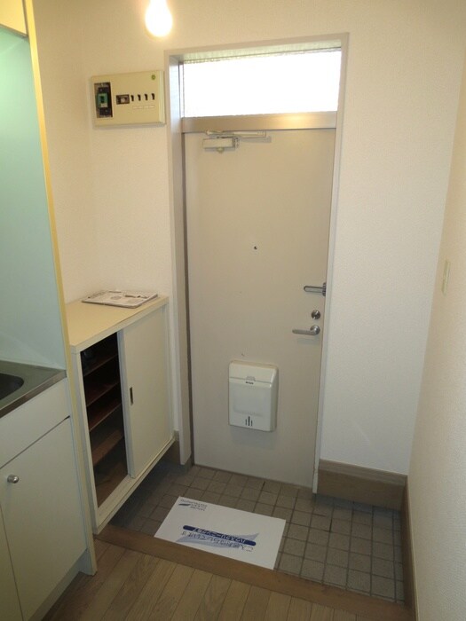 物件内観写真13　(玄関)