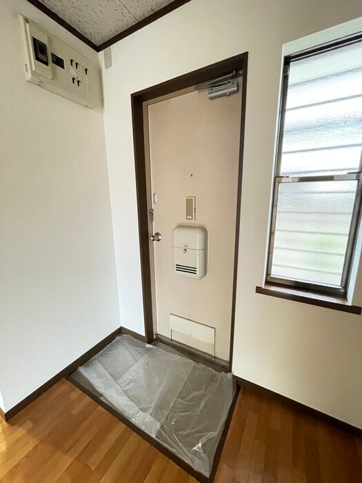 物件内観写真7　(玄関)