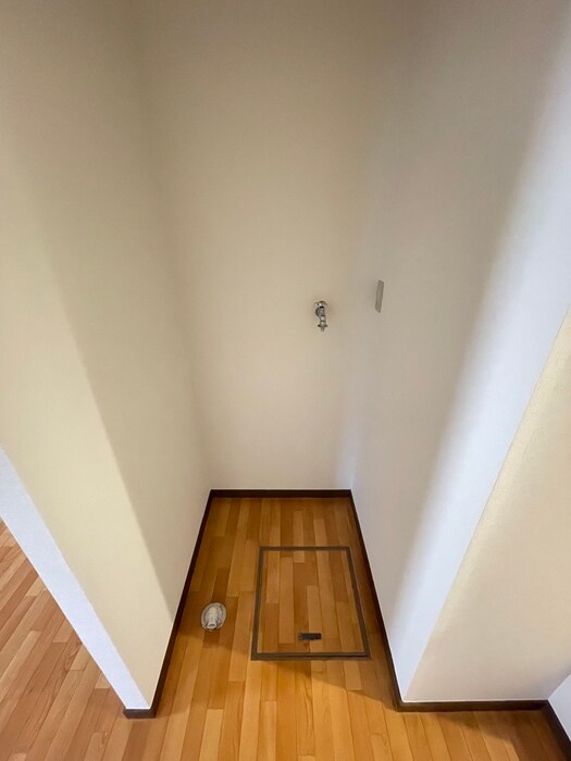 物件内観写真15　(洗濯機置場)