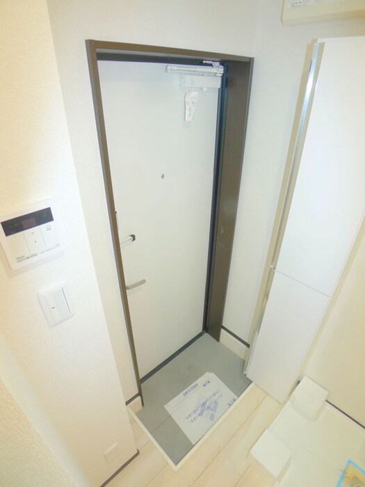 物件内観写真15　(玄関)