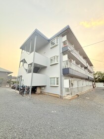 メゾンリバーサイドの外観写真