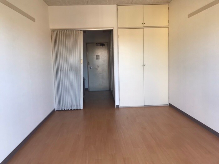 メゾンリバーサイドの居室