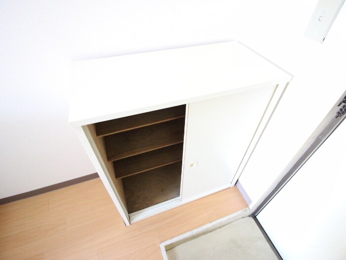 物件内観写真8　(靴箱)