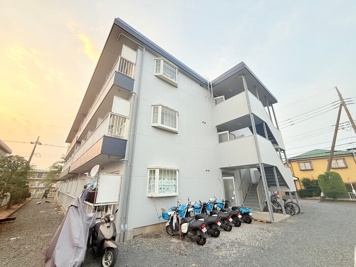 メゾンリバーサイドの外観写真