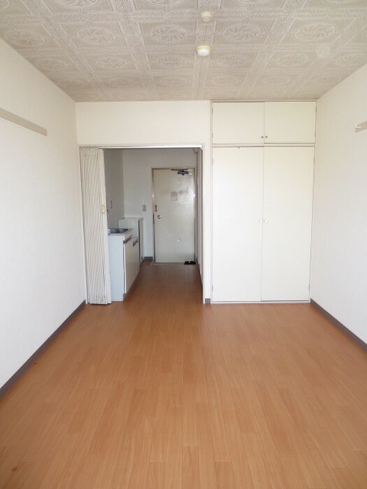 メゾンリバーサイドの居室