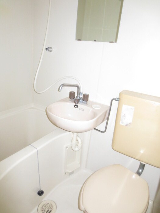 メゾンリバーサイドのバス