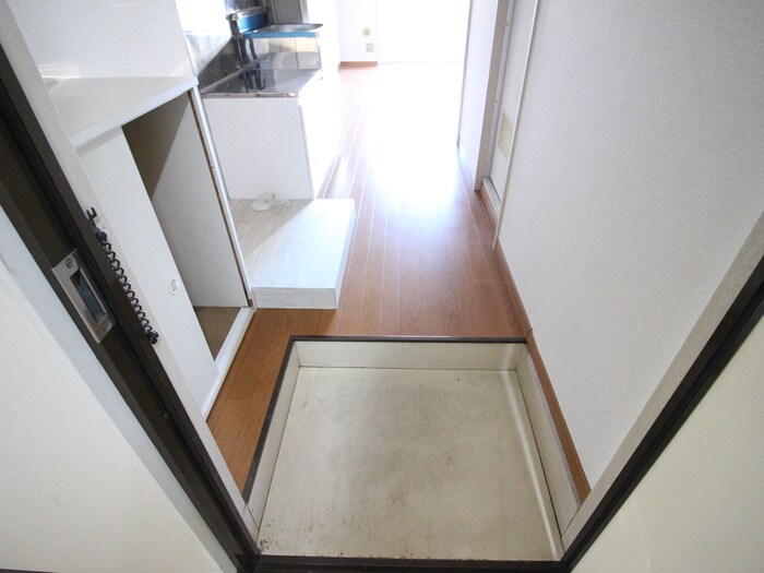 物件内観写真14　(玄関)