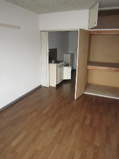 メゾンリバーサイドの居室