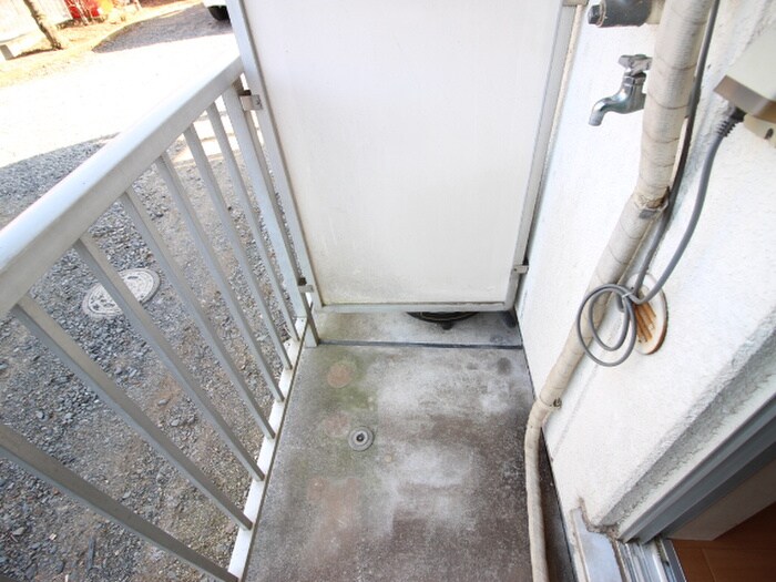 メゾンリバーサイドの洗濯機置場