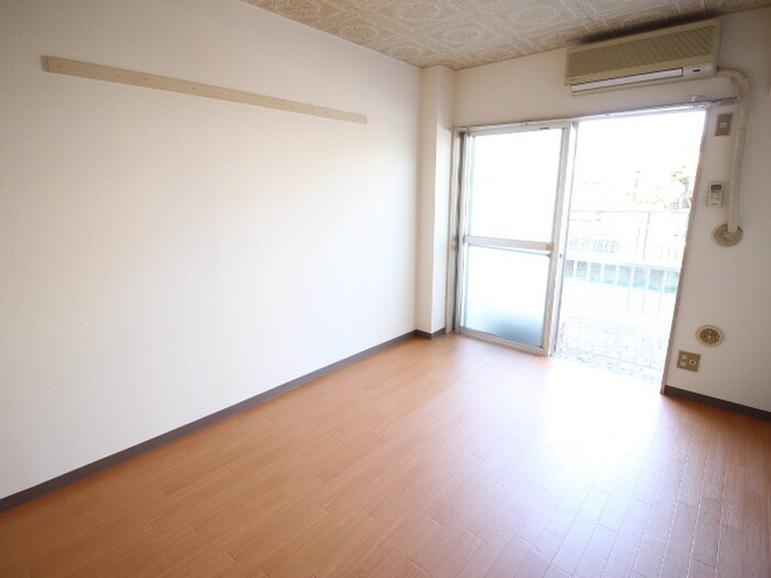 メゾンリバーサイドの居室