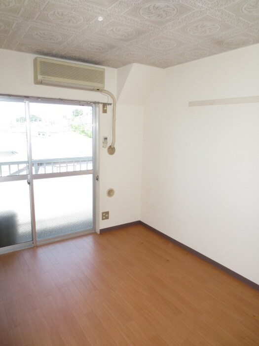 メゾンリバーサイドの居室