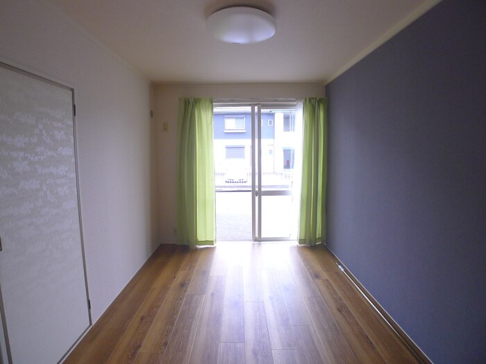 物件内観写真8　(居室)