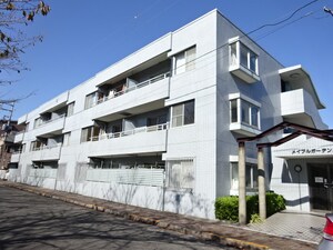 メイプルガ－デン成瀬外観写真