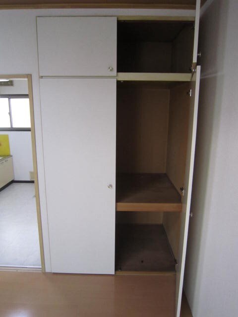 物件内観写真12　(収納)