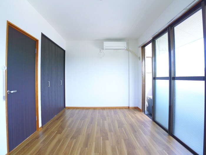 物件内観写真8　(居室)