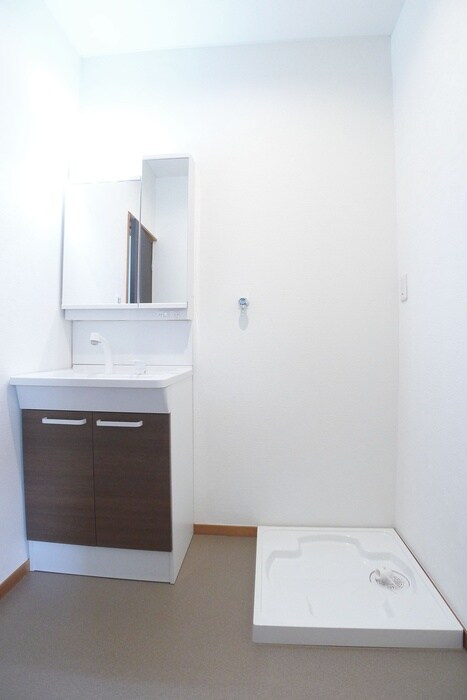 物件内観写真14　(洗濯機置場)