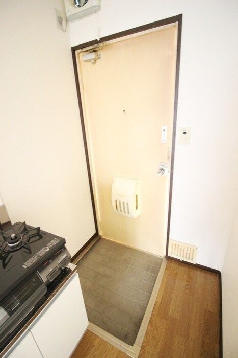 物件内観写真14　(玄関)