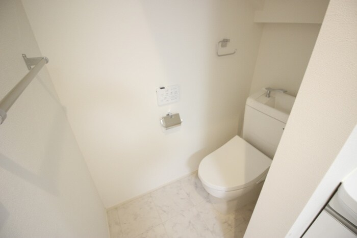 物件内観写真12　(トイレ)