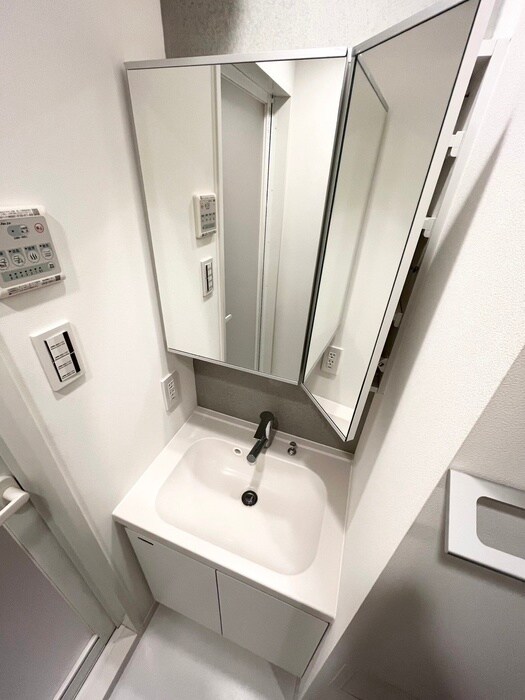 物件内観写真11　(洗面)