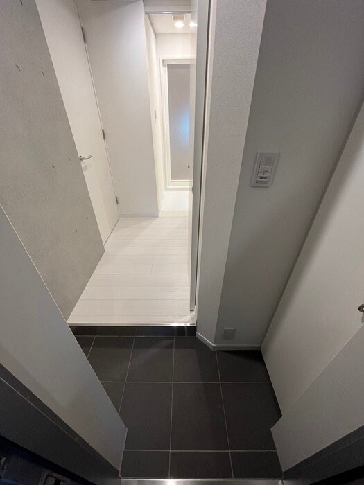 物件内観写真16　(玄関)