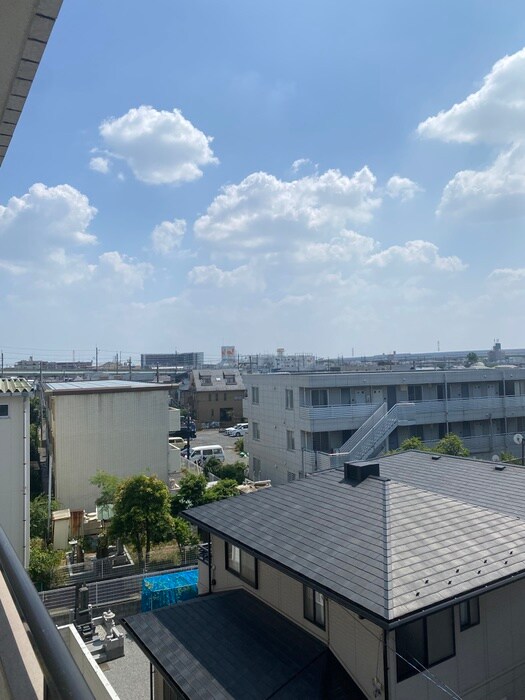 物件内観写真15　(室内からの展望)