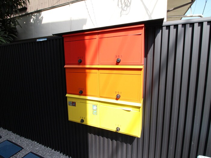 物件外観写真5　(エントランス部分)