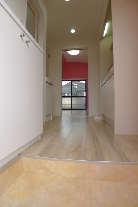 物件内観写真15　(玄関)