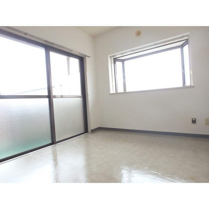 物件内観写真4　(居室)