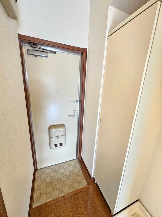 物件内観写真14　(玄関)