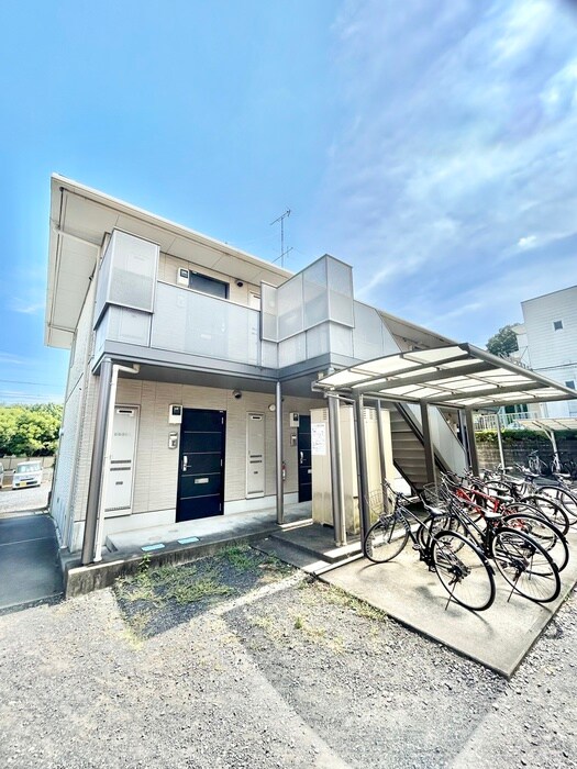 物件外観写真2　(駐輪場)