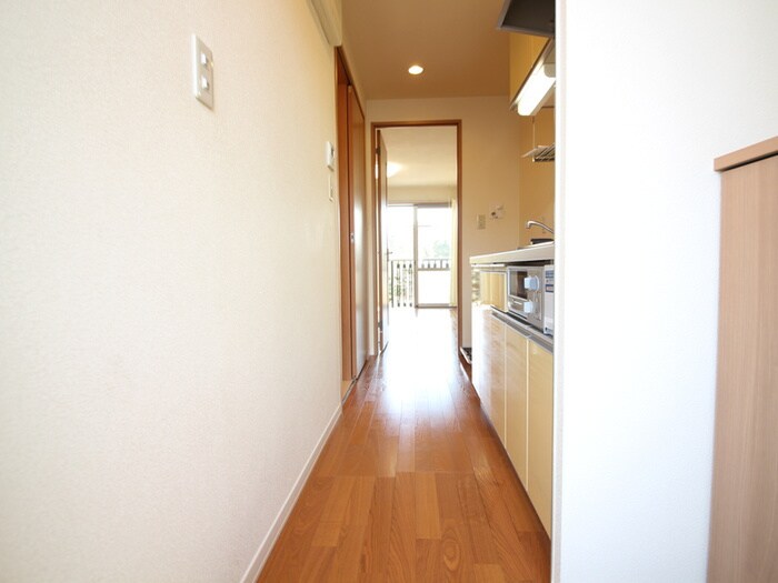 物件内観写真8　(廊下)