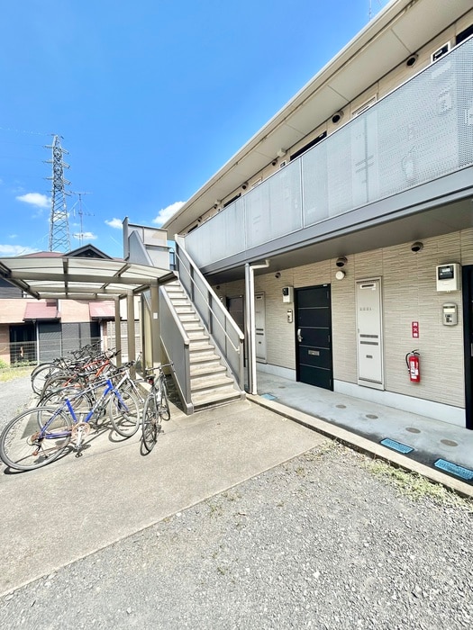 物件外観写真4　(エントランス部分)