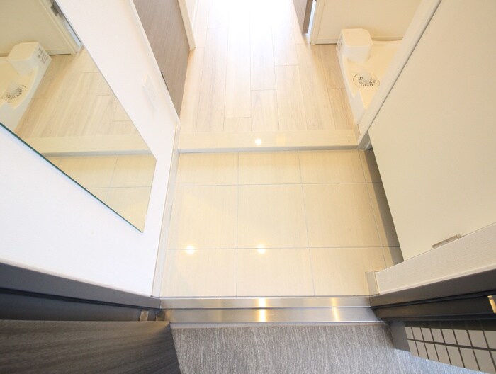 物件内観写真7　(玄関)