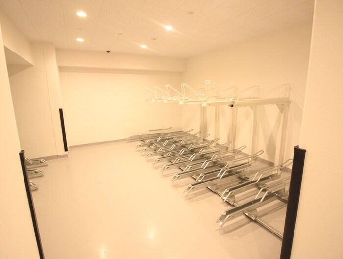 物件外観写真5　(駐輪場)